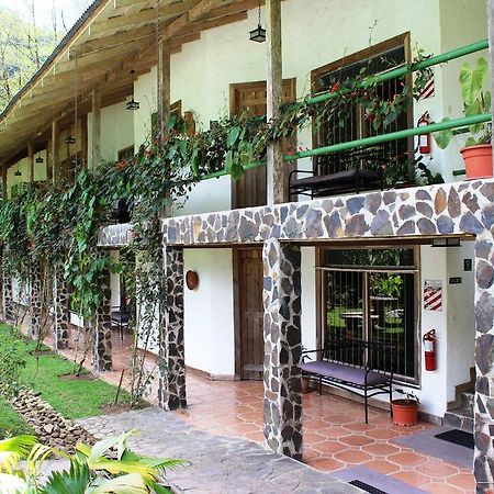 Bosque De Paz Reserva Biologica Toro Amarillo 외부 사진